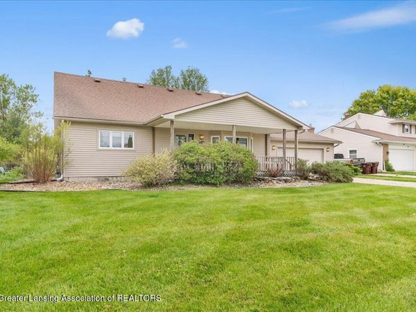 404 Chanticleer Trail, Lansing, MI 48917