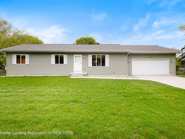 410 Julian Avenue, Lansing, MI 48917
