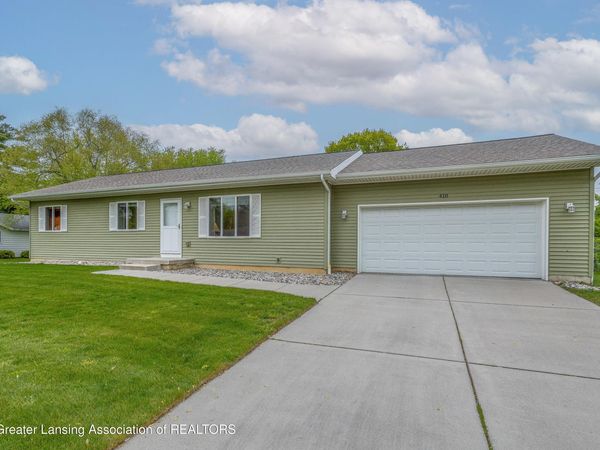 410 Julian Avenue, Lansing, MI 48917