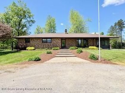 11165 Nixon Road Grand Ledge, MI 48837