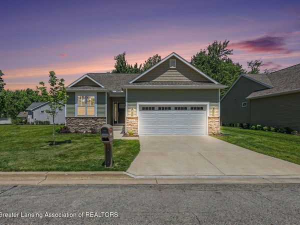 1555 Lytell Johnes Path, Williamston, MI 48895