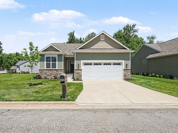 1555 Lytell Johnes Path, Williamston, MI 48895