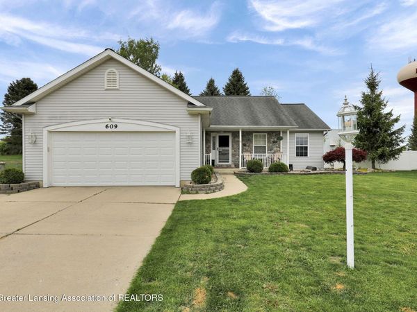 609 Laurens Way, Potterville, MI 48876