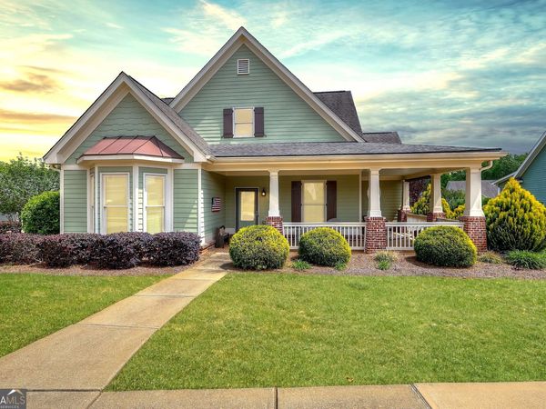 125 Hawthorn Way, Hoschton, GA 30548