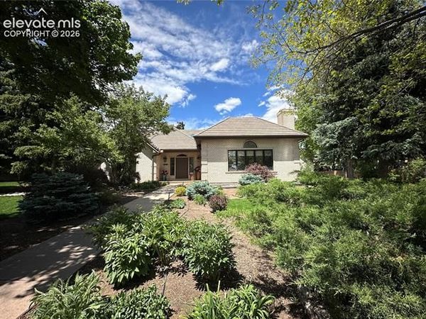 52 Broadmoor Avenue, Colorado Springs, CO 80906