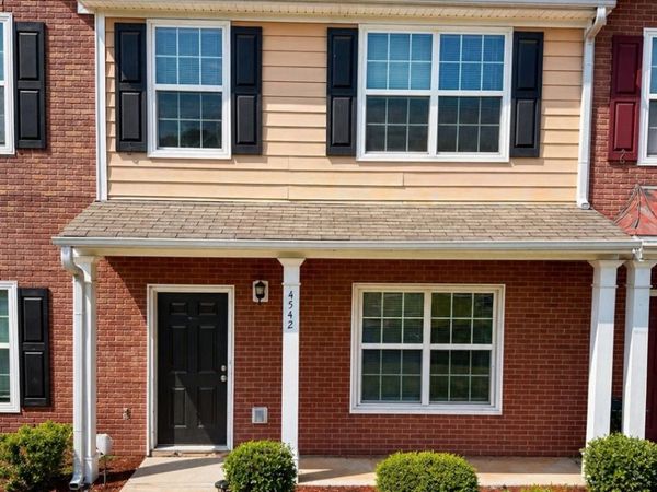 4542 Parkview Square, Atlanta, GA 30349
