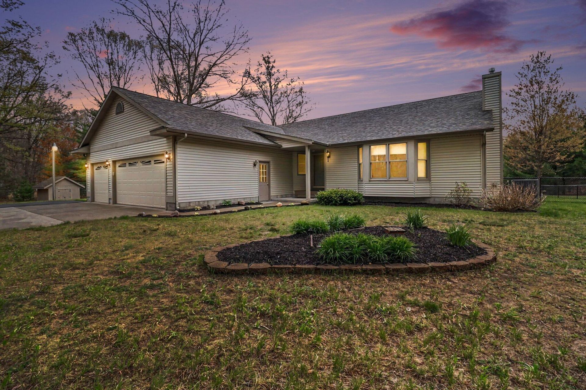 1515 W River Road, Muskegon, MI 49445 Main Photo