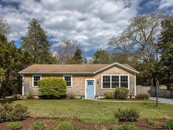 1 Barlow Ln, Mattapoisett, MA 02739