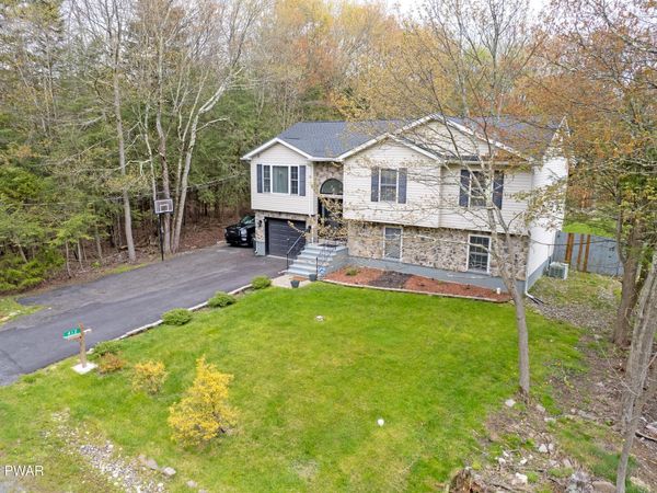412 Scotch Pine Drive , Pocono Summit, PA 18346
