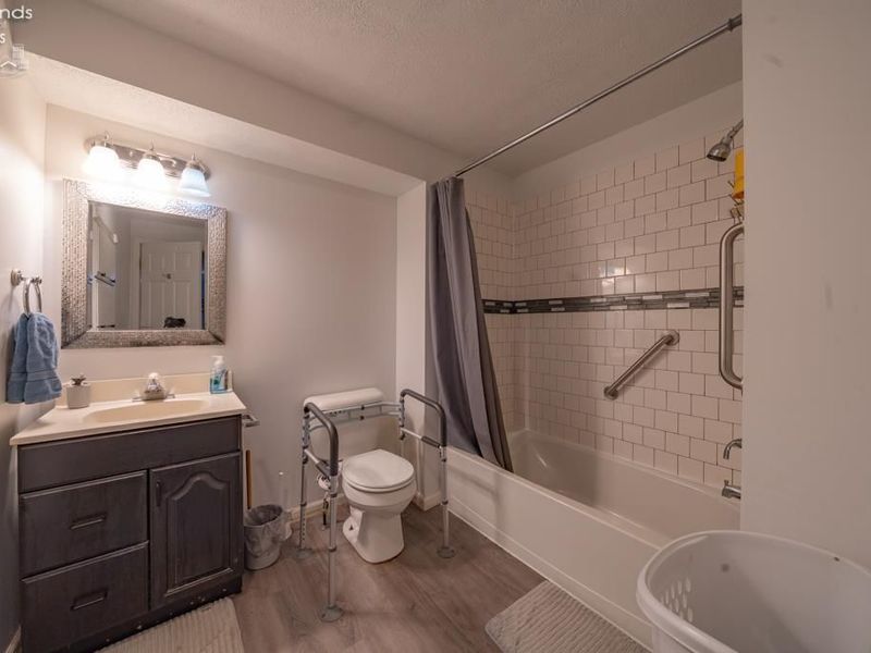 231 Highland, Bellevue, OH 44811 Photo 14