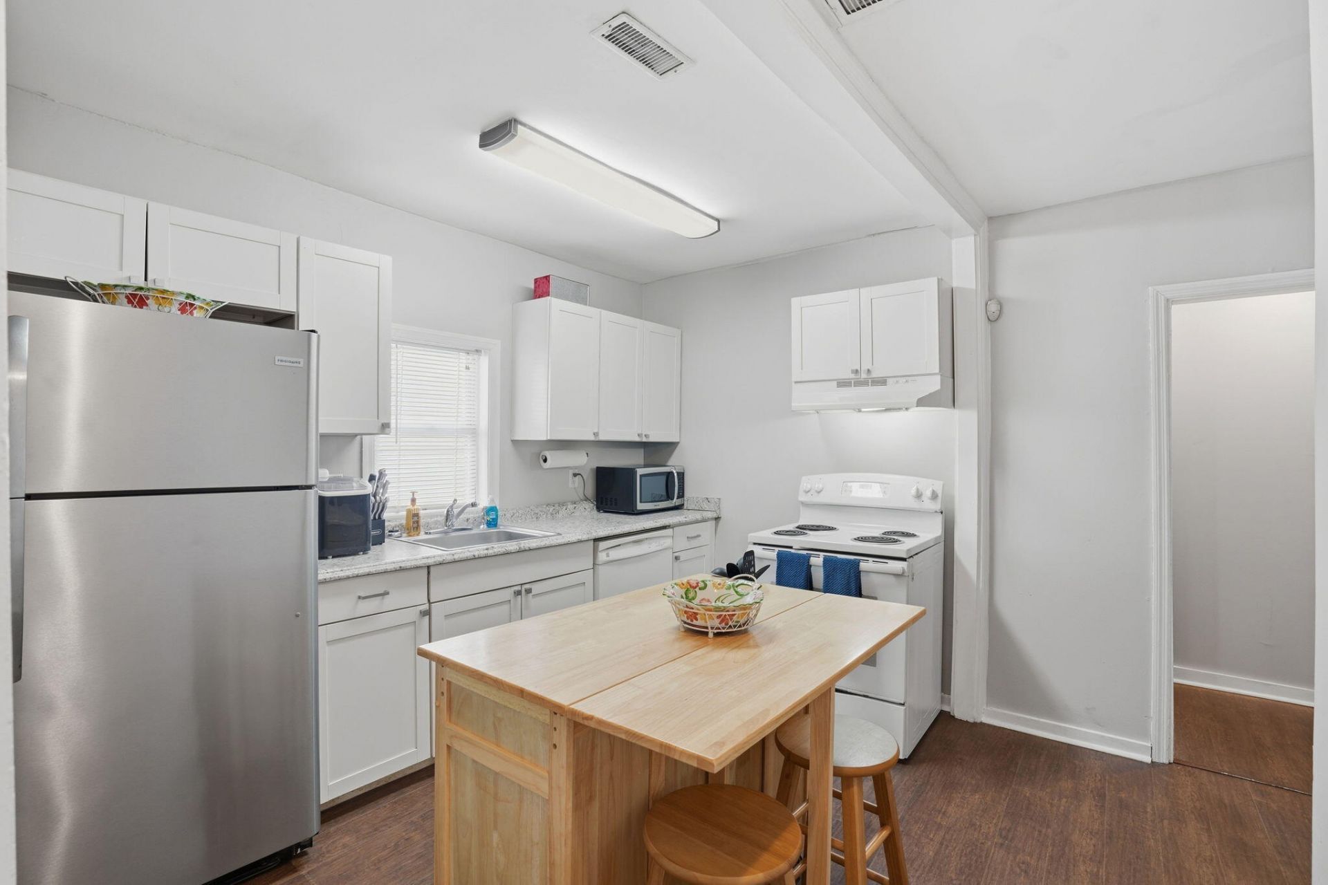 105 Cooper Street Photo 11