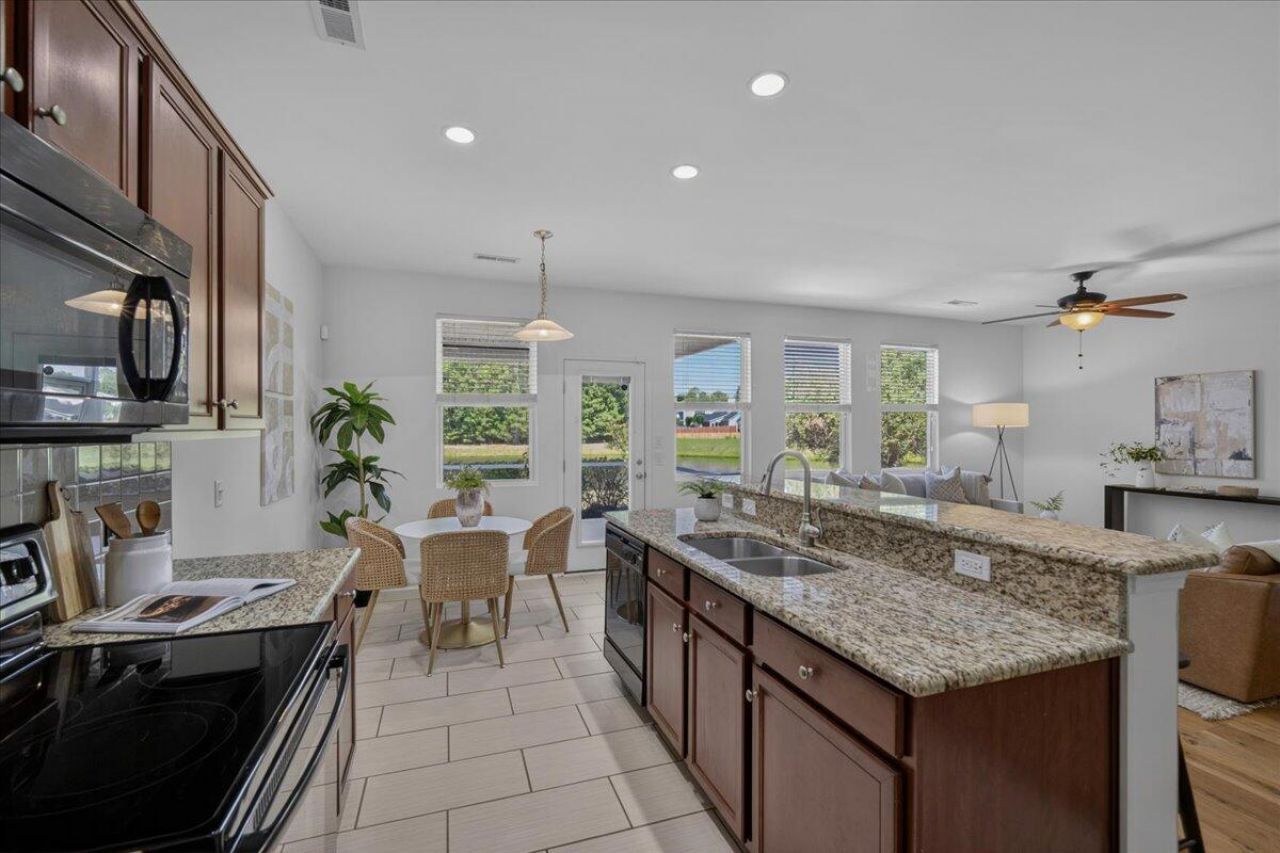 531 Flycatcher Drive Photo 13