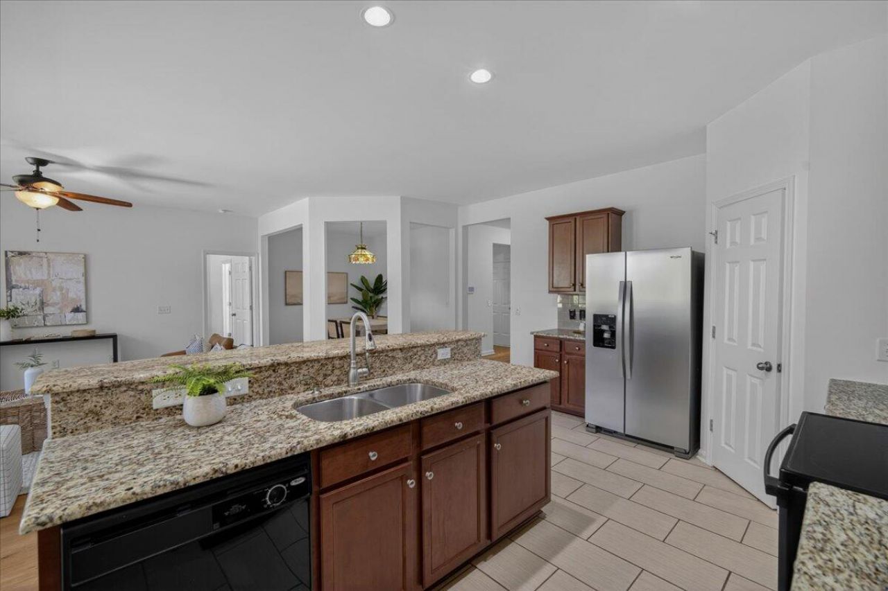 531 Flycatcher Drive Photo 14