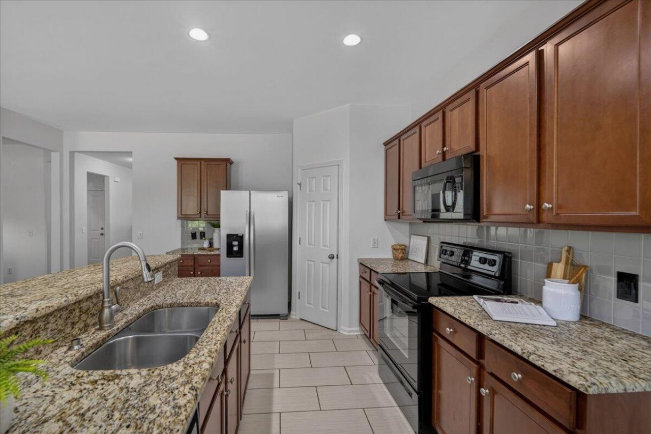 531 Flycatcher Drive Photo 15