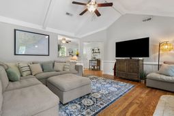 1027 Yorktown Drive photo 4