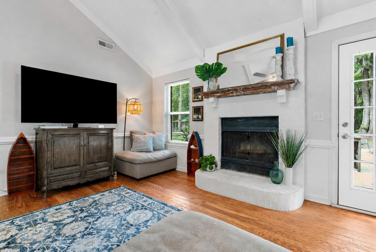 1027 Yorktown Drive Photo 4