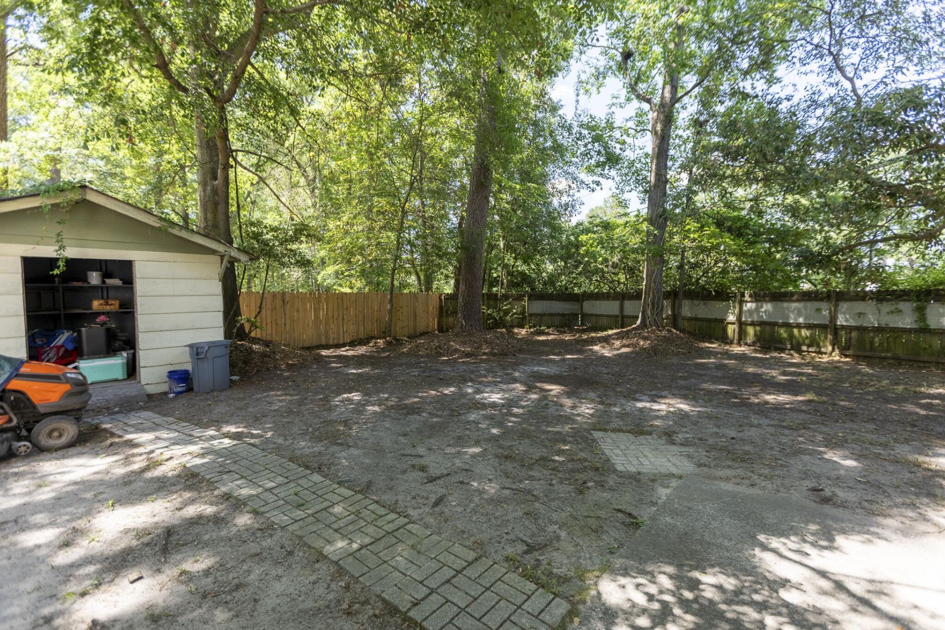 207 Foxcroft Lane Photo 25