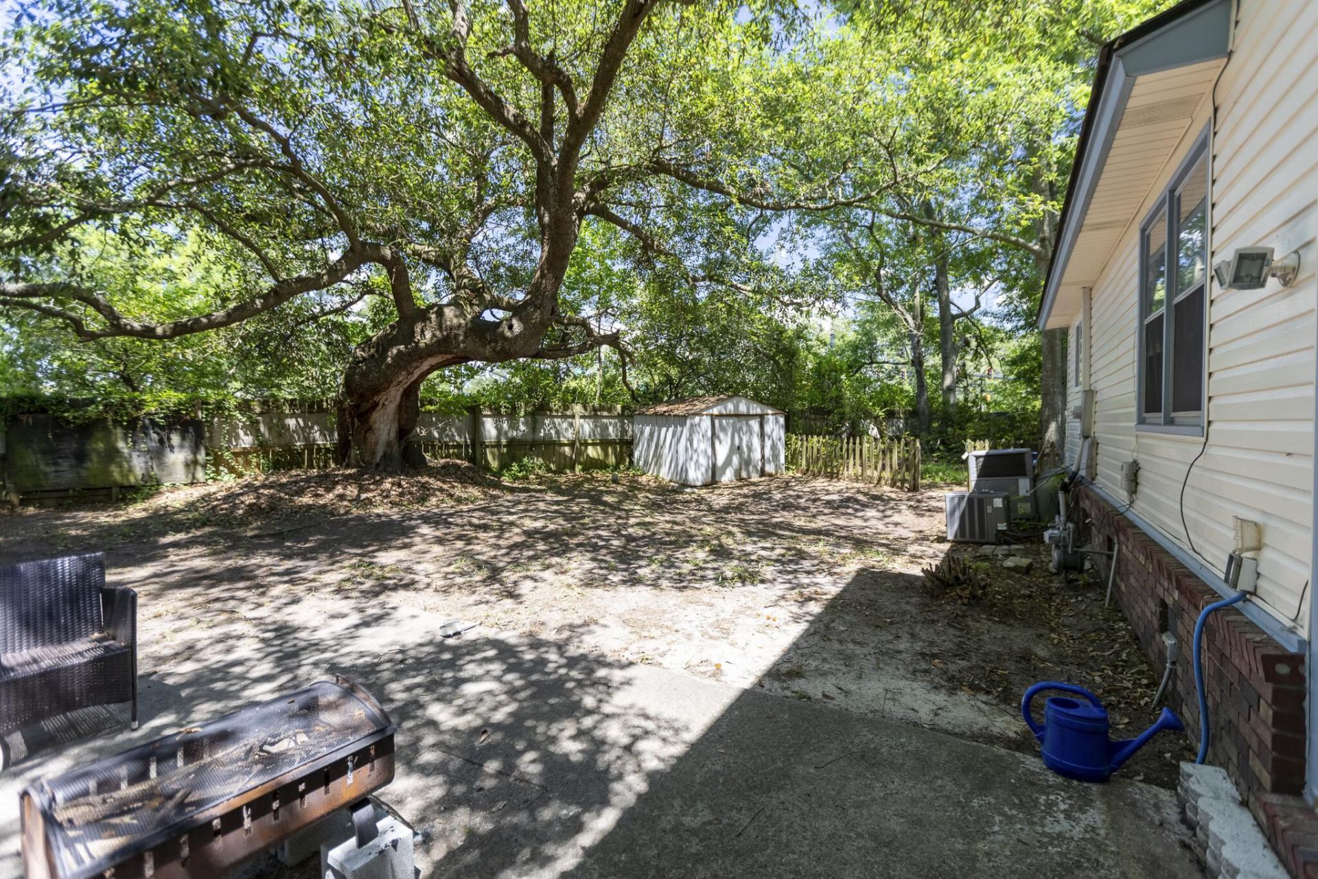 207 Foxcroft Lane Photo 26