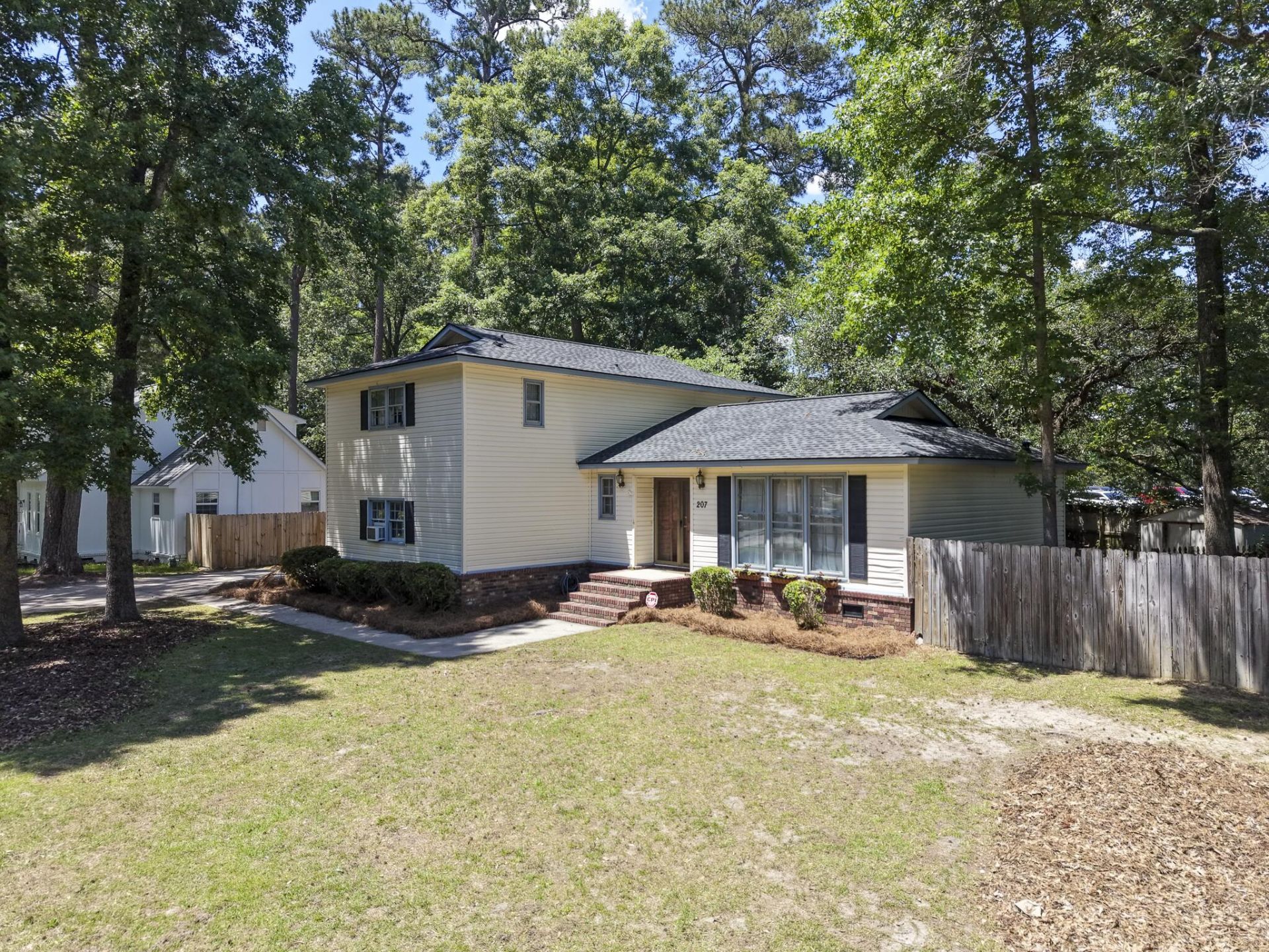 207 Foxcroft Lane Photo 27