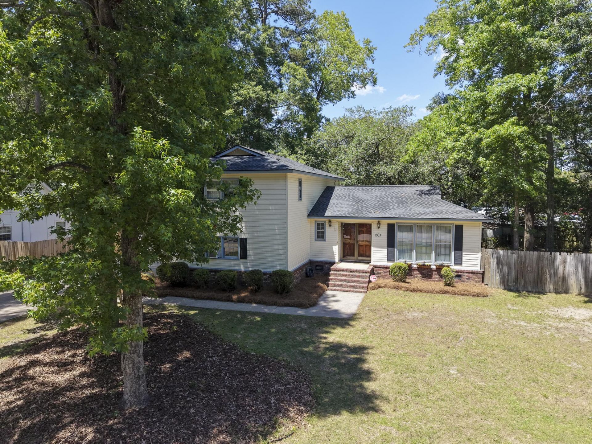 207 Foxcroft Lane Photo 28