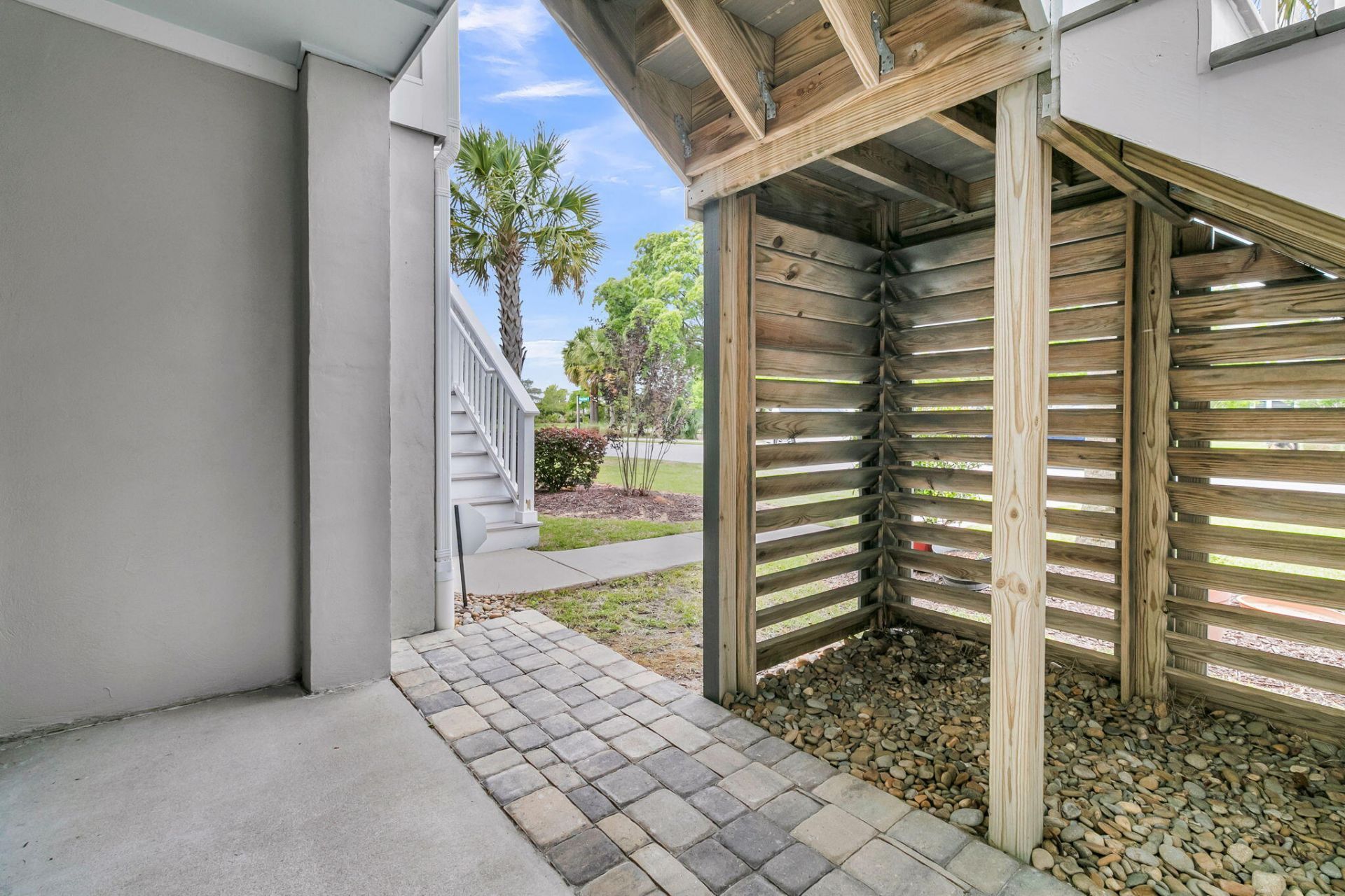 1551 Prince Edward Street Photo 26