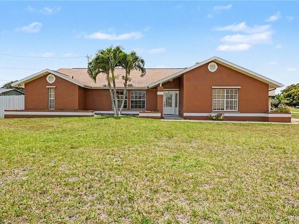 628 SE 21st LN , CAPE CORAL, FL 33990