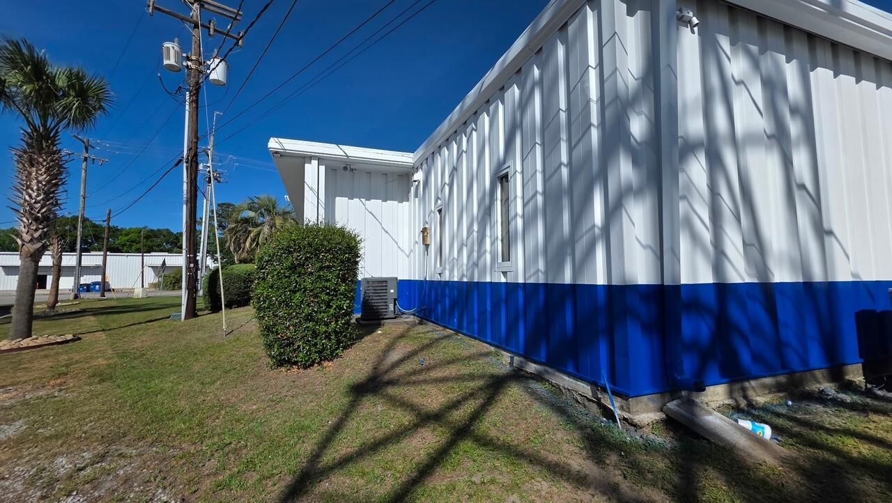 4991 Banco Road  Photo 4
