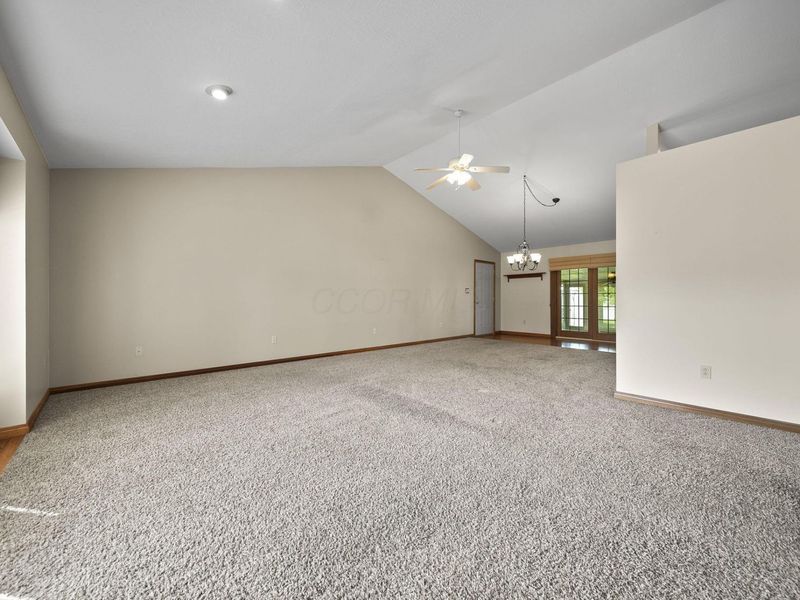 525 Burdick Drive , Washington Court House, OH 43160 Photo 5