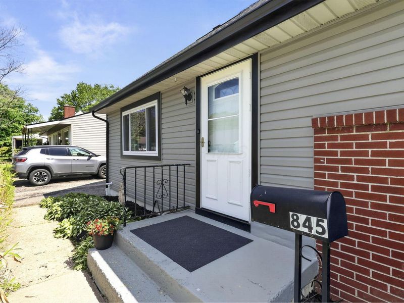 845 Weldon Avenue , Columbus, OH 43224 Photo 5