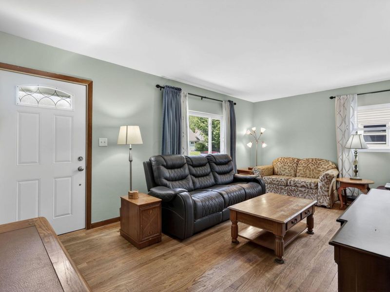 845 Weldon Avenue , Columbus, OH 43224 Photo 7