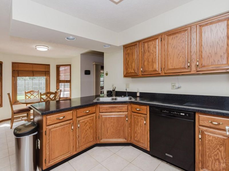 4139 Abbeygate Drive, Beavercreek, OH 45430 Photo 10