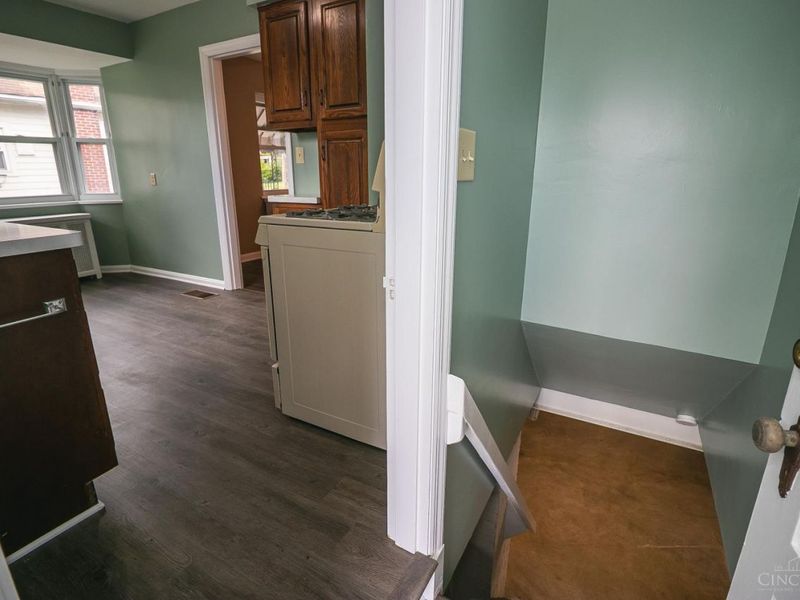 1469 Hill Avenue, Cincinnati, OH 45231 Photo 13