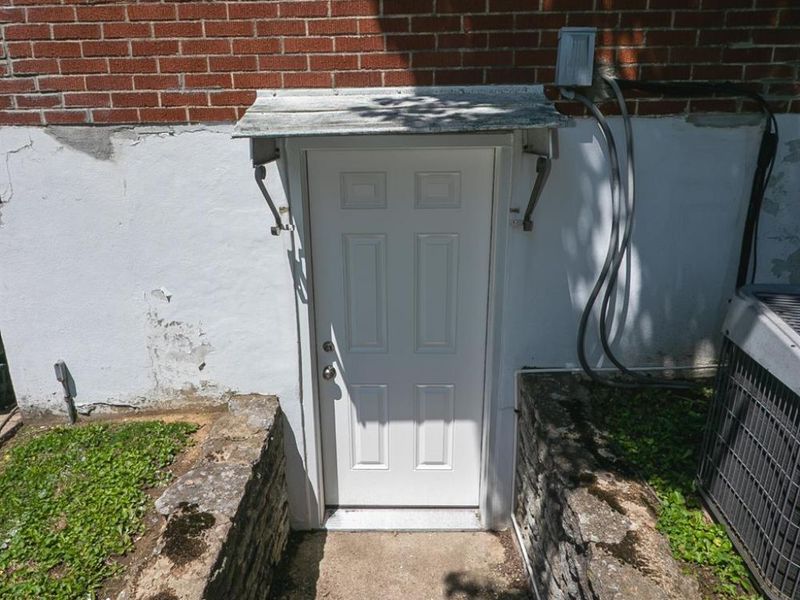 1469 Hill Avenue, Cincinnati, OH 45231 Photo 25