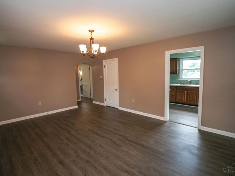 1469 Hill Avenue, Cincinnati, OH 45231 Photo 8