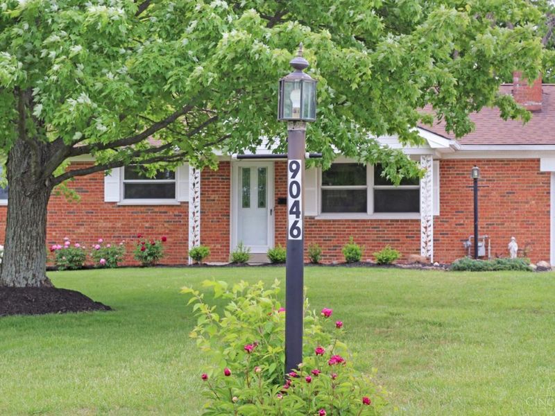 9046 W Saxton, West Chester, OH 45069 Photo 2