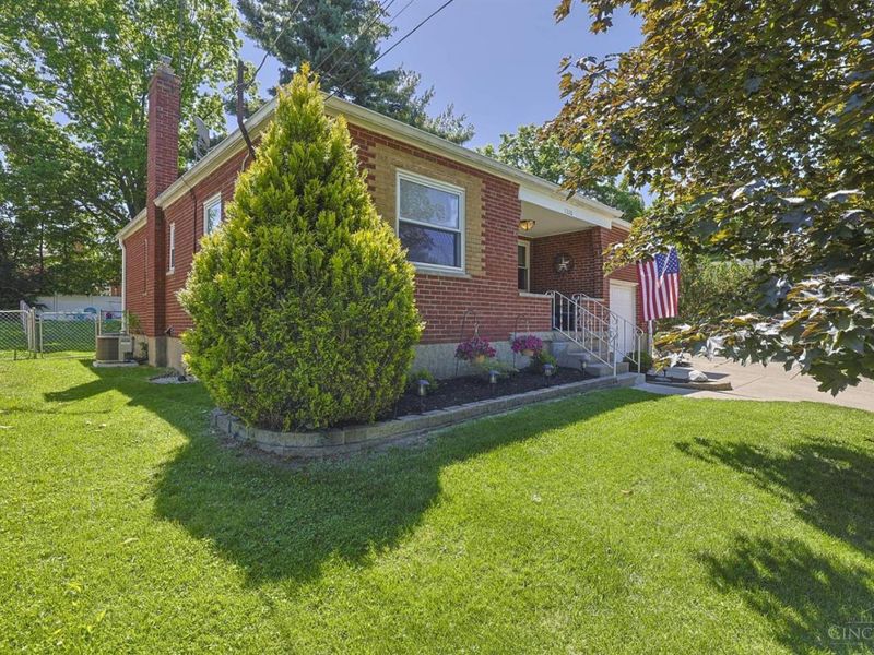 1320 Beechmeadow Lane, Green Township, OH 45238 Photo 2