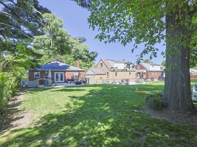 1320 Beechmeadow Lane, Green Township, OH 45238 Photo 33