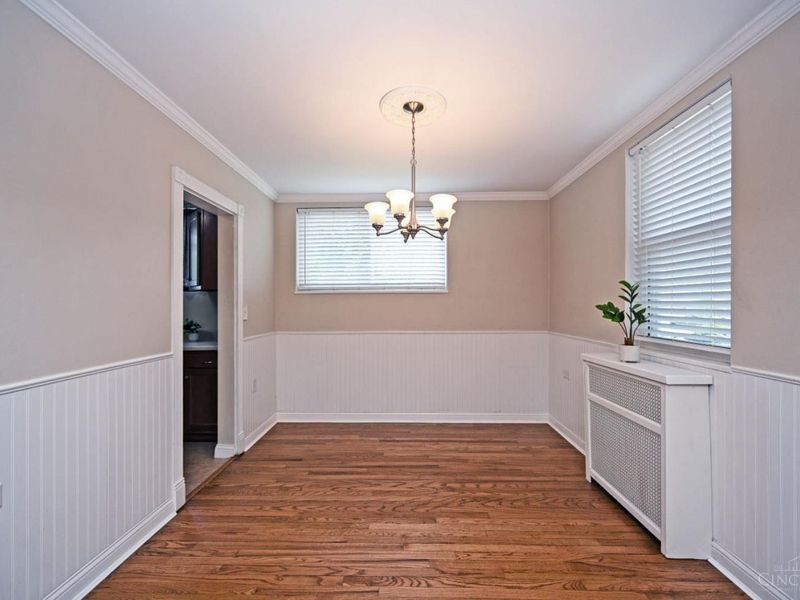 27 Andover Road, Greenhills, OH 45218 Photo 11