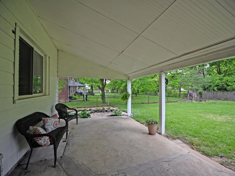 27 Andover Road, Greenhills, OH 45218 Photo 28