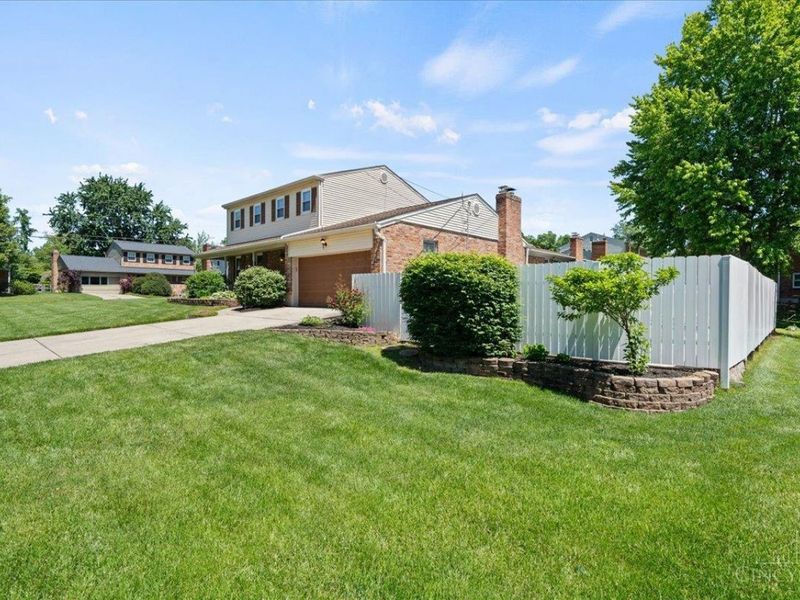 1996 Robinway Drive, Anderson Twp, OH 45230 Photo 2