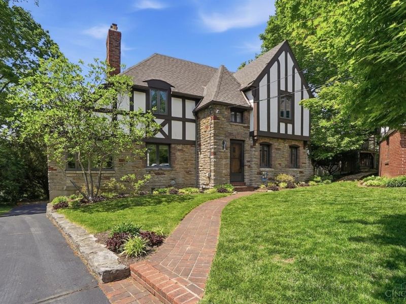 3200 Grischy Lane, Cincinnati, OH 45208 Photo 1