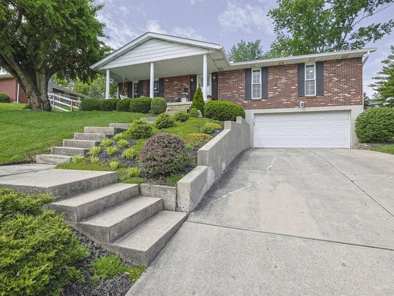 1162 Elizabeth Drive, Hamilton, OH 45013 Photo 2