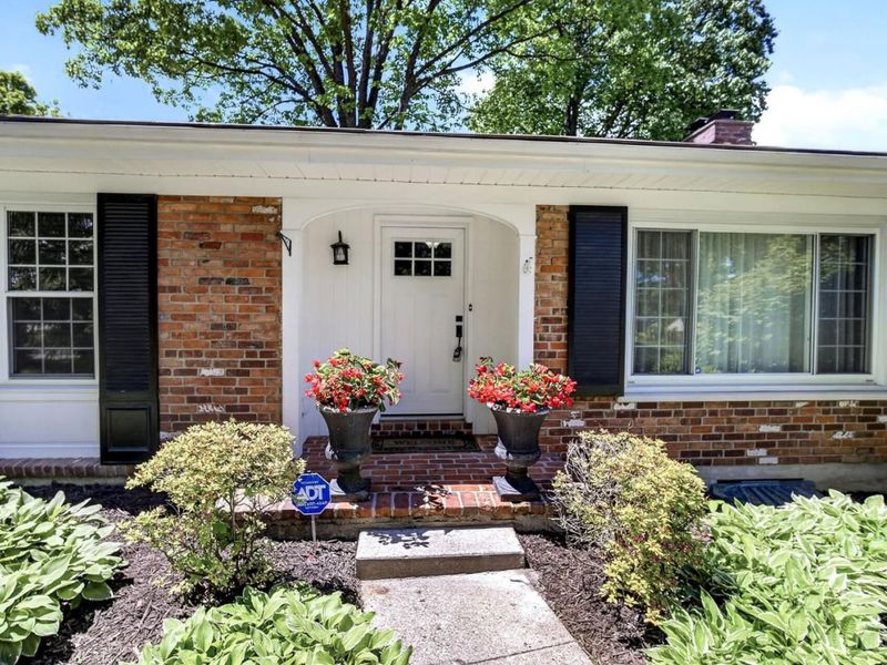 9367 Sherborn Drive, Springfield Twp., OH 45231 Photo 3