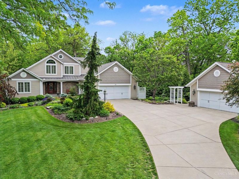 14 Hetherington Court, Glendale, OH 45246 Photo 1