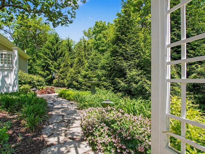14 Hetherington Court, Glendale, OH 45246 Photo 37