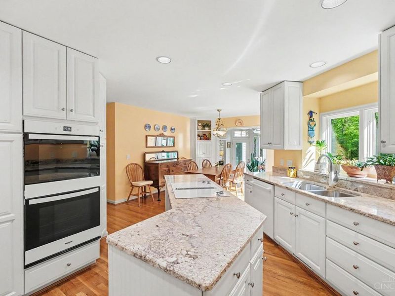 14 Hetherington Court, Glendale, OH 45246 Photo 9