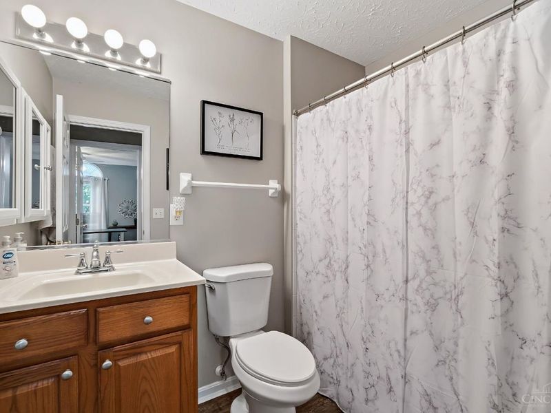 4450 Pond Meadows Court, Mason, OH 45040 Photo 16