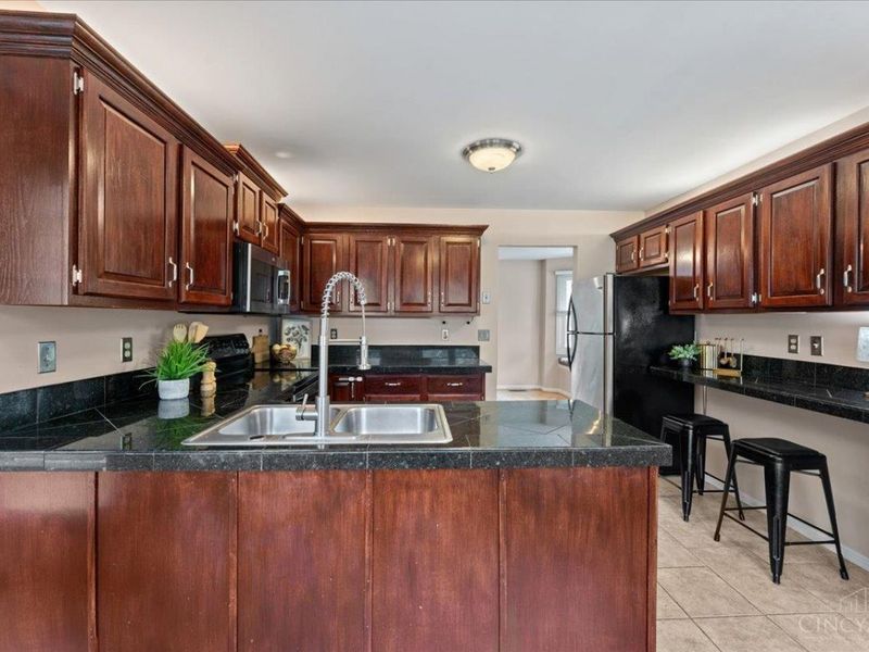 3559 Kroger Avenue, Cincinnati, OH 45226 Photo 9