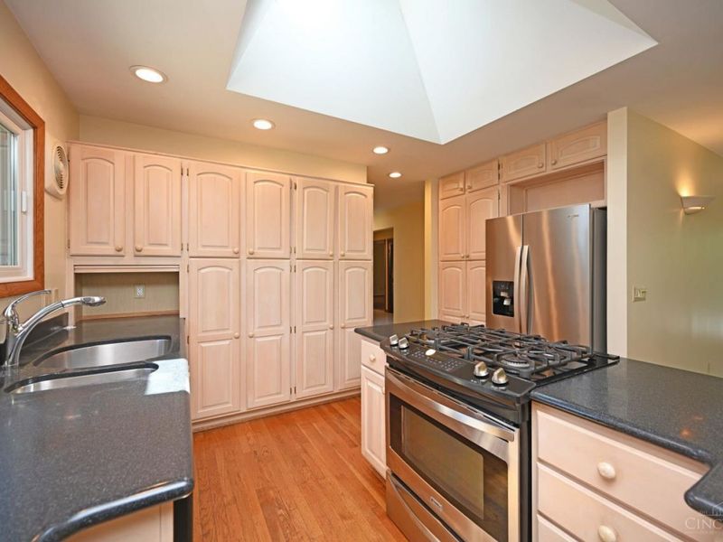 9524 Heather Court, Blue Ash, OH 45242 Photo 11
