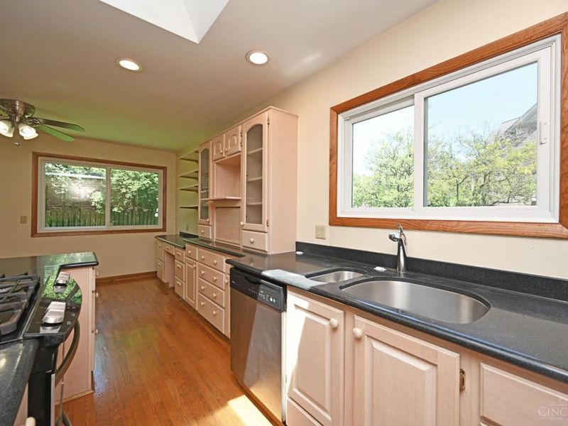 9524 Heather Court, Blue Ash, OH 45242 Photo 12